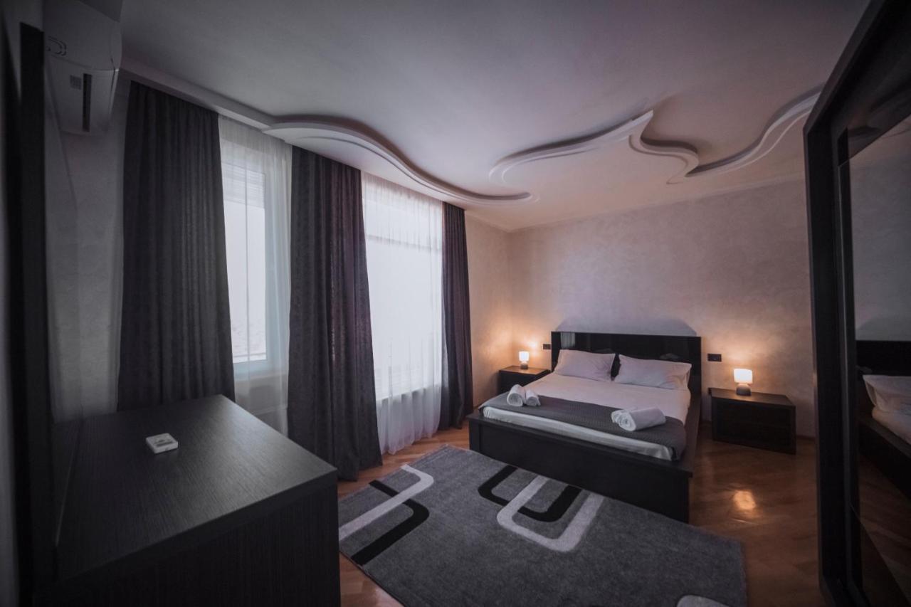 Makos Guest House Kutaisi Bagian luar foto