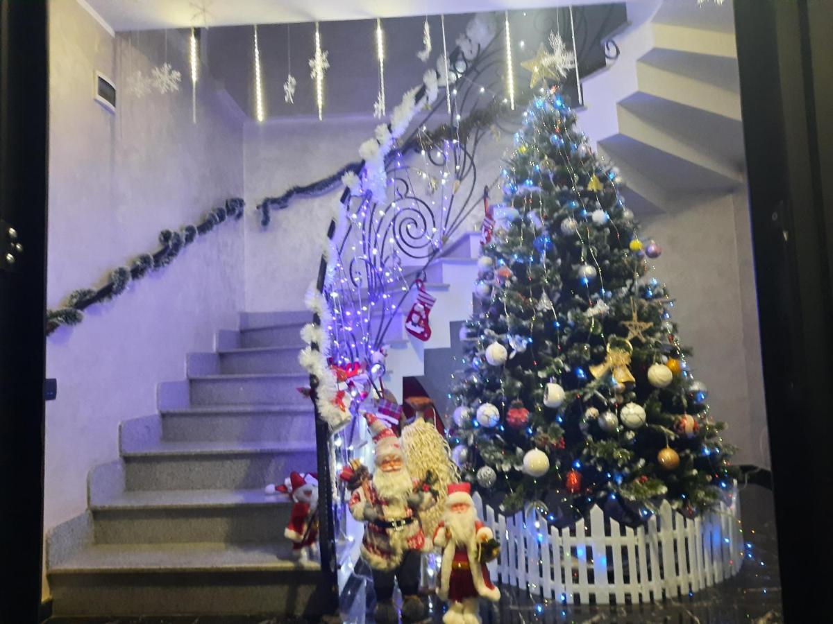 Makos Guest House Kutaisi Bagian luar foto