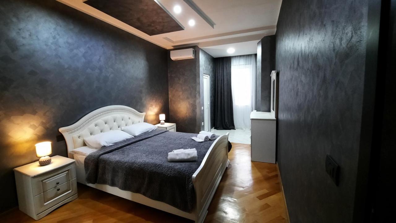 Makos Guest House Kutaisi Bagian luar foto