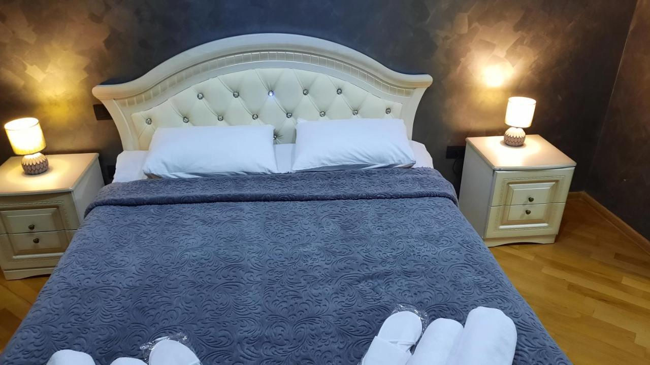 Makos Guest House Kutaisi Bagian luar foto