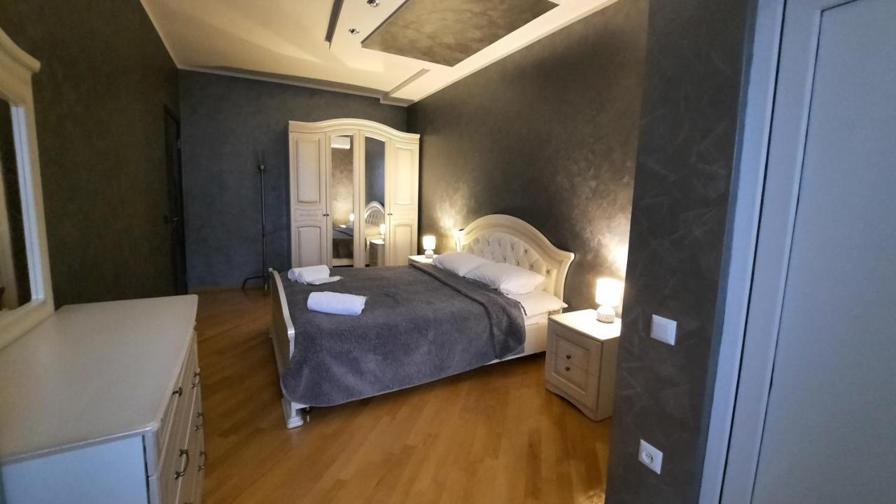 Makos Guest House Kutaisi Bagian luar foto