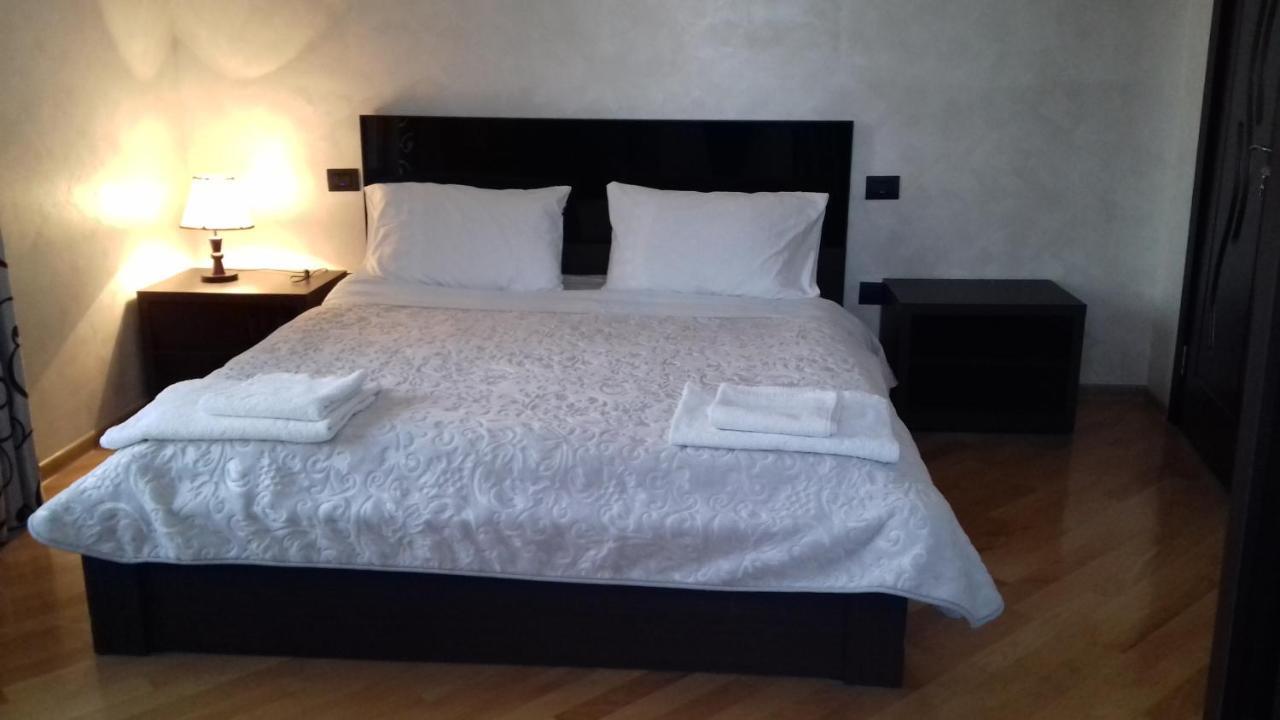 Makos Guest House Kutaisi Ruang foto